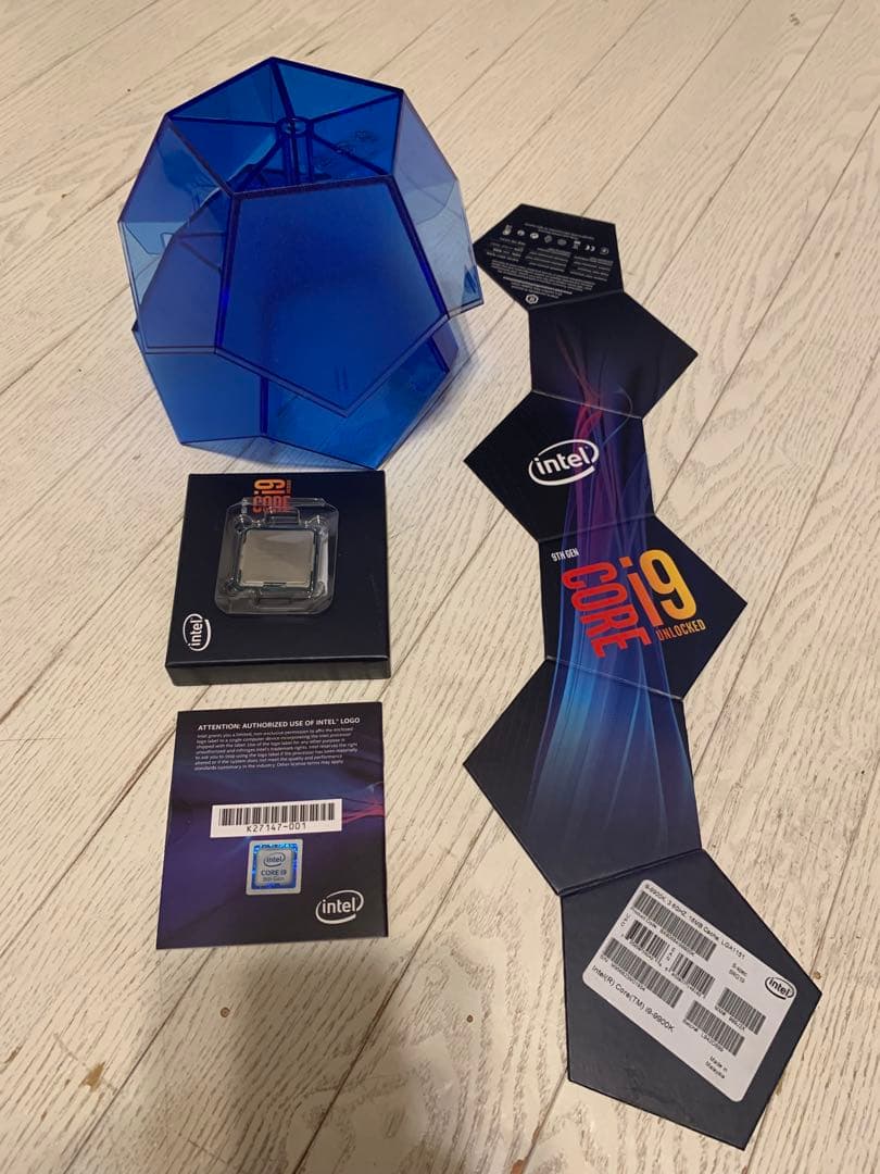 Intel Core i9-9900K CPU 化粧箱付き　動作未確認　ジャンク