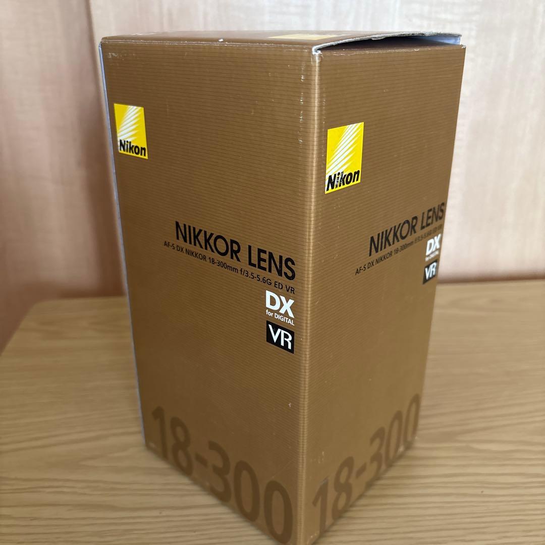 高倍率レンズAF-S DX NIKKOR 18-300mm f/3.5-5.6G