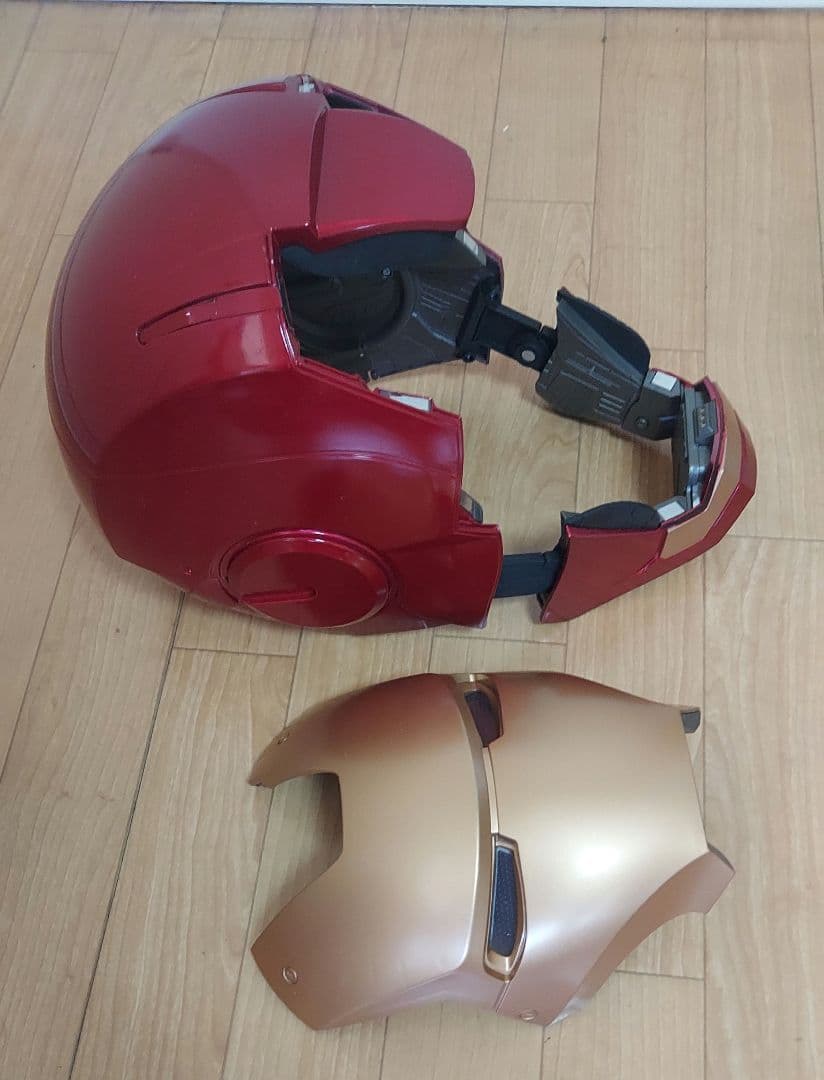 アイアンマンマスク　ハズブロ社　ヘルメット　グローブ　Tシャツ　3点セット