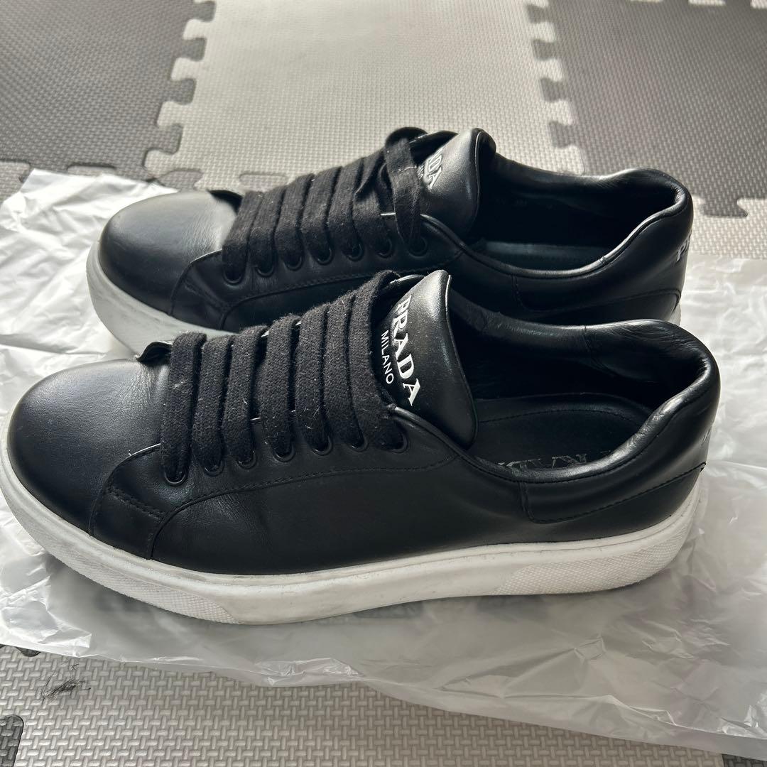 プラダ　スニーカー
