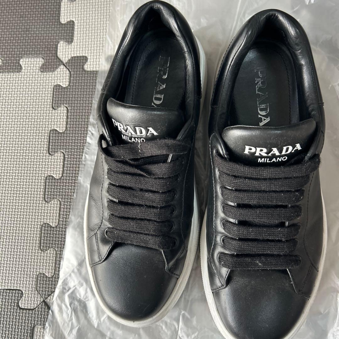 プラダ　スニーカー