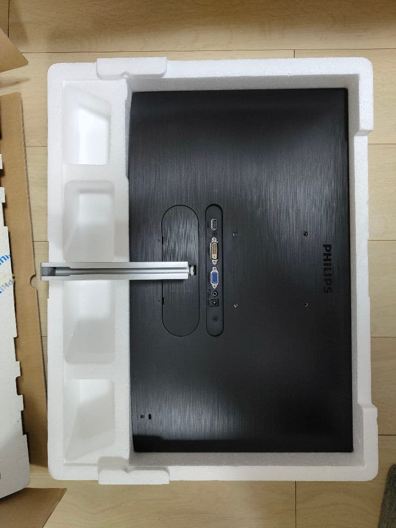 Philips ディスプレイモニター本体 24インチ　24E1D/11