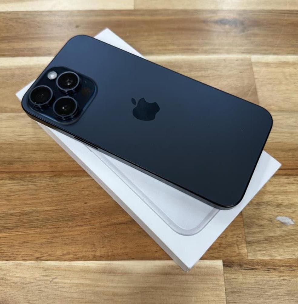 超美品　iPhone 15 Pro max 512gb SIMフリー版