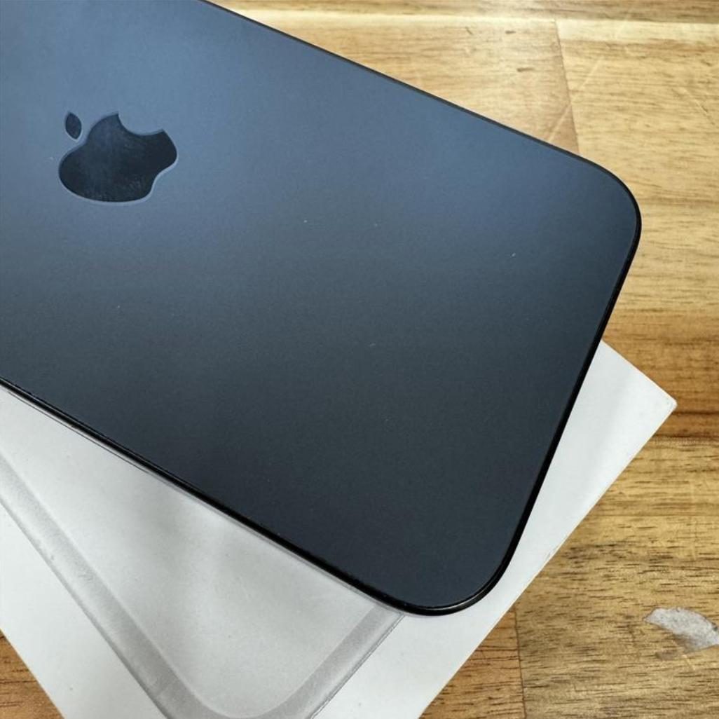 超美品　iPhone 15 Pro max 512gb SIMフリー版