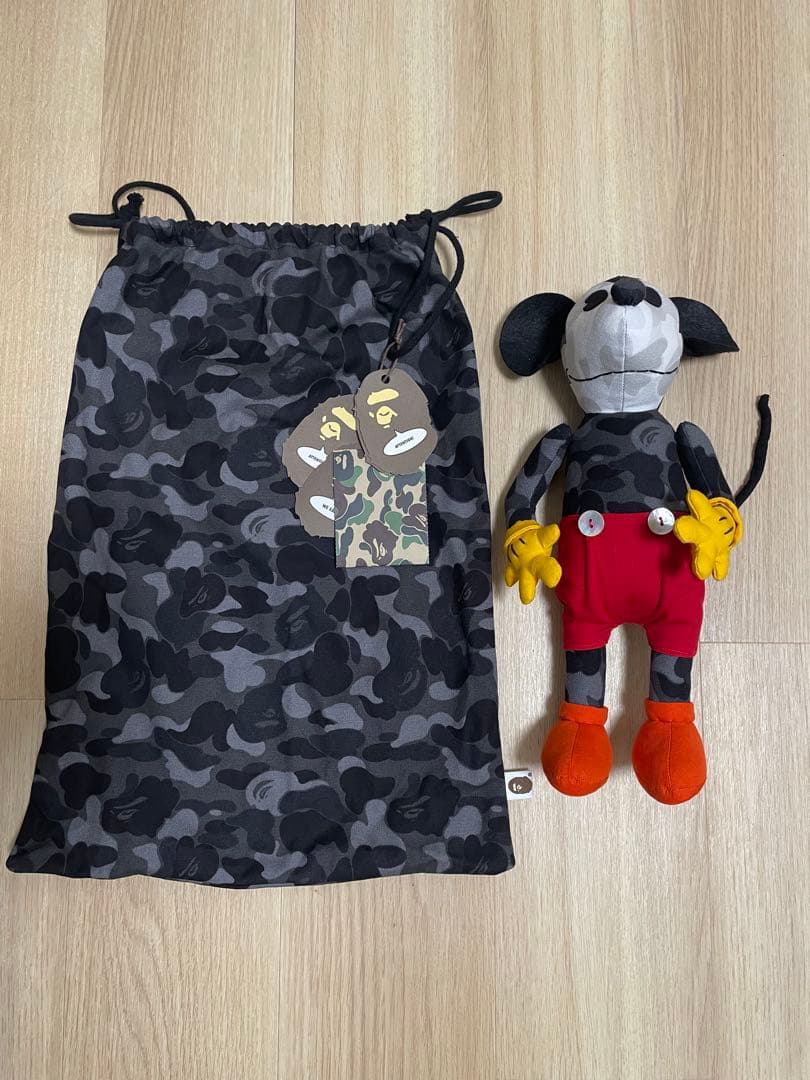 A BATHING APE × Disney カモ柄ミッキーマウスぬいぐるみ