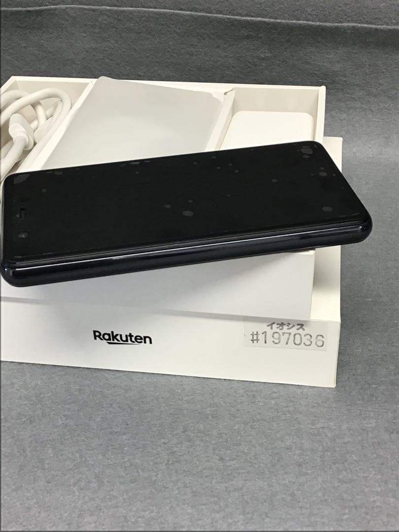 美品 国内版 SIMフリー　Rakuten mini 32GB C330