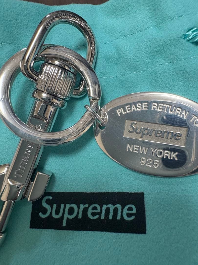 Tiffany Supreme キーリング