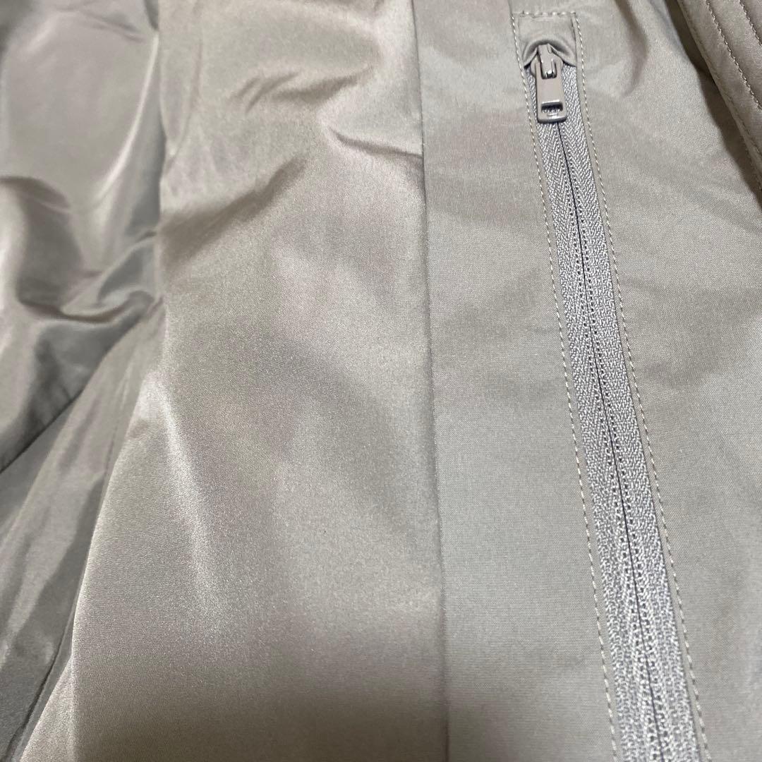 2025年　完売品　ユニクロ　シームレスダウン　ショートコート　M グレイ