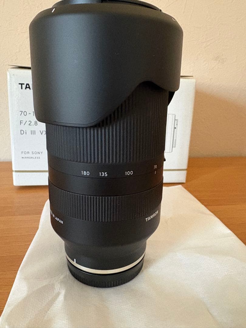 ✴︎ほぼ未使用✴︎TAMRON 70-180mm F/2.8 Di III VXD