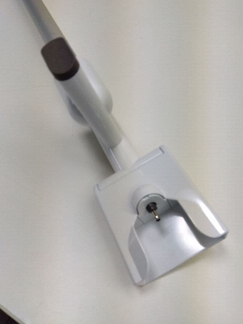 ダイソン Dyson スティッククリーナー本体 SV33 充電スタンド付き