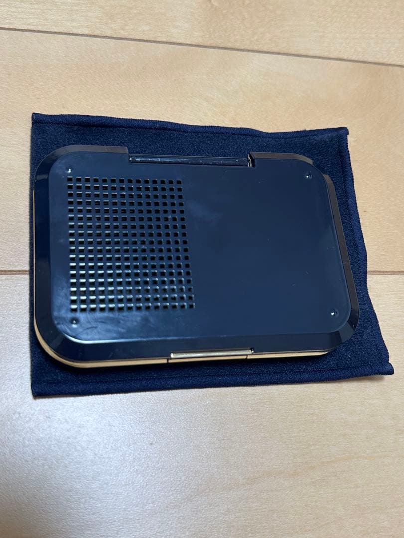 クレドポーボーテ　タンプードルエクラ　オークル10 ファンデーション　ブラシ