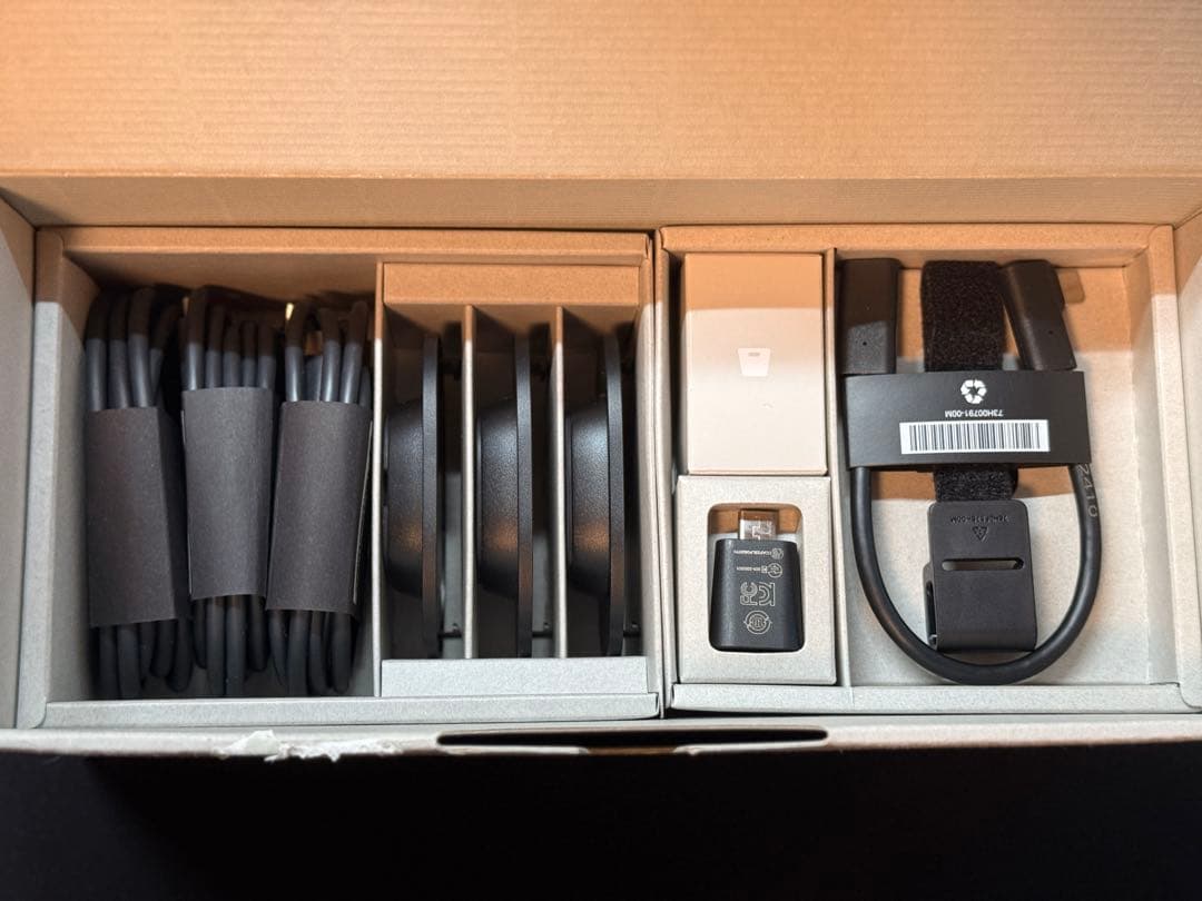 VIVEトラッカー (Ultimate) 3+1 キット＋ストラップ付