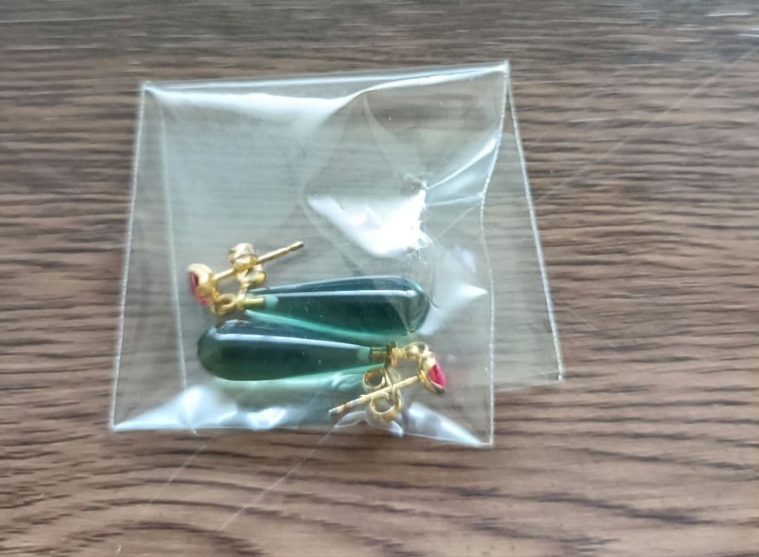 STUDIO GHIBLI 緑ドロップ型すピアスハウルの動く城レア