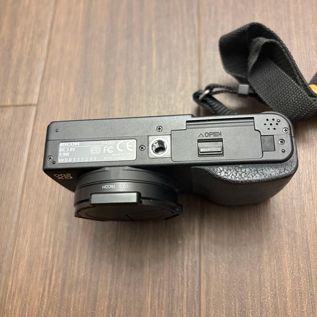 美品　コンパクトデジタルカメラ RICOH リコー GX200
