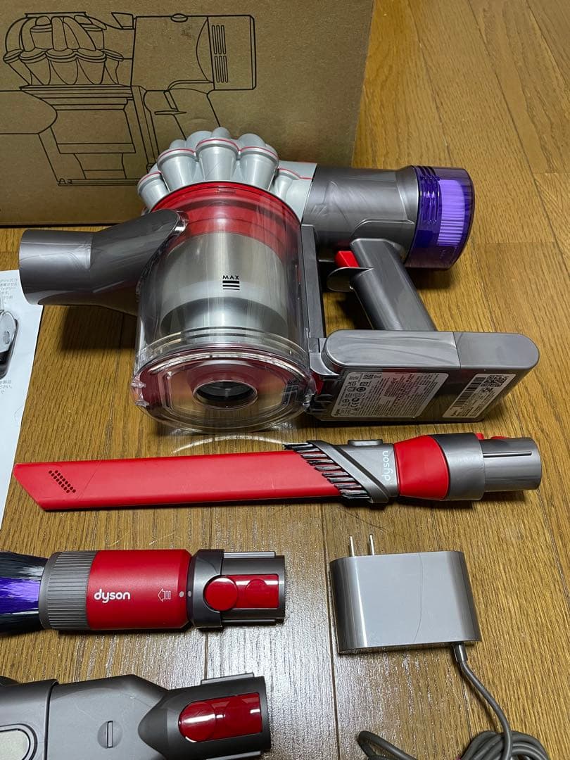 《超美品》Dyson V8 Focus Clean HH15 動作品　付属品完備