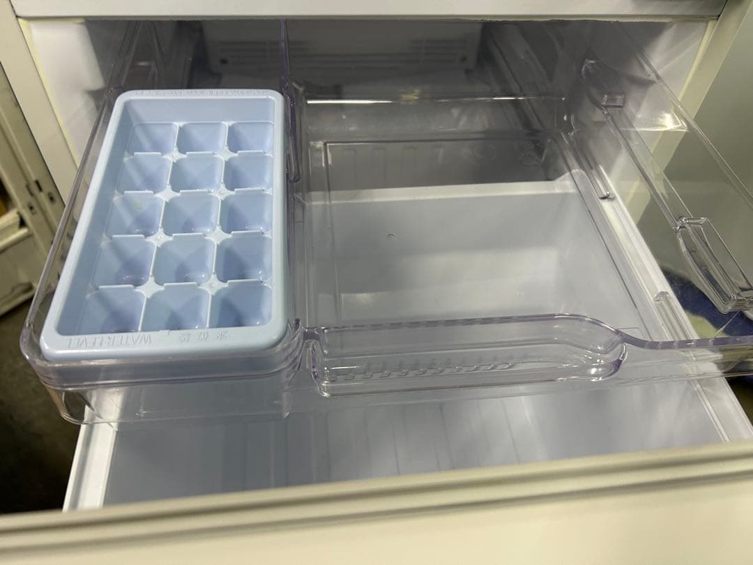 名古屋市内無料配送54★三菱 146L冷蔵庫 2022年製 MR-P15G-W