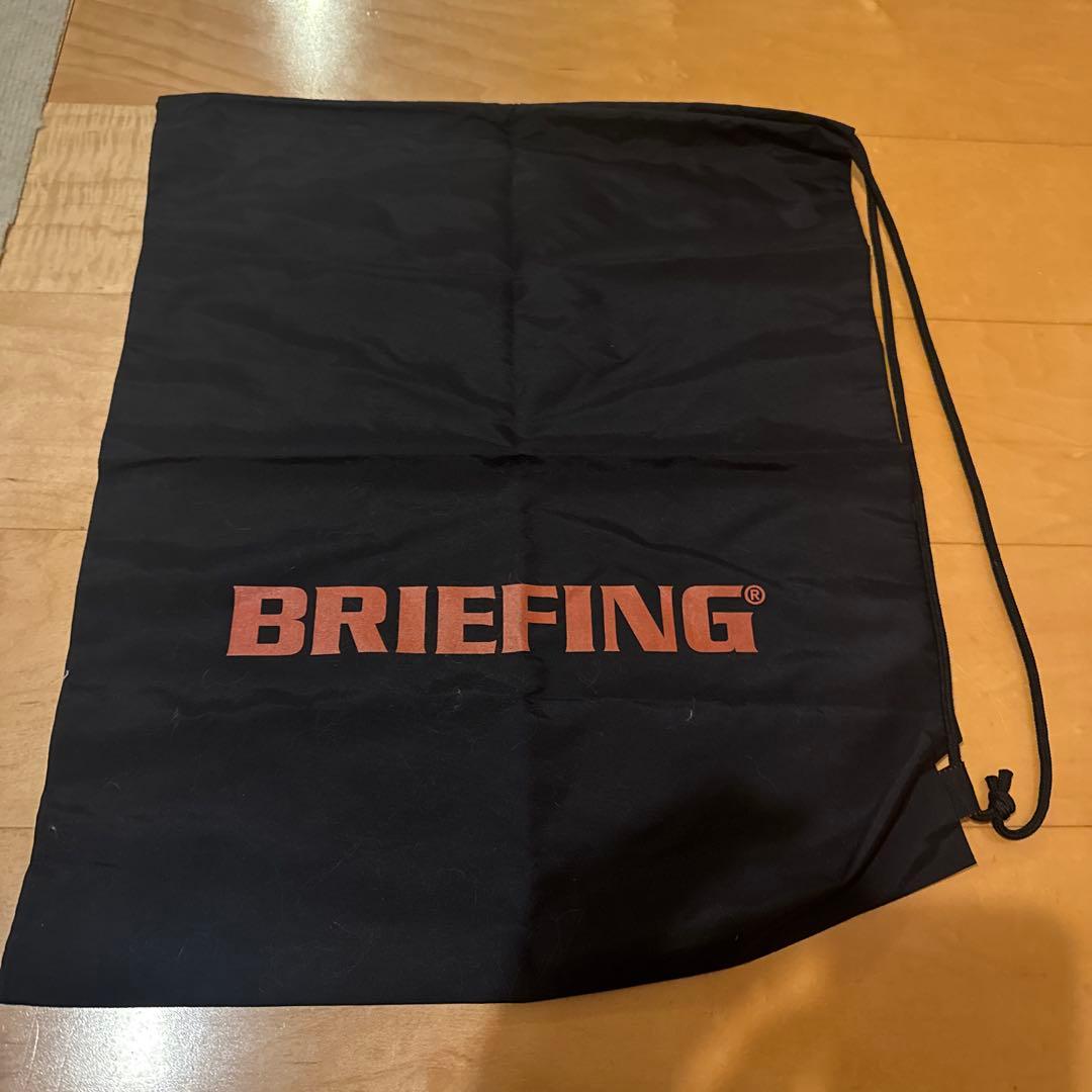 BRIEFING ボディバッグ ブラック　トライポッド