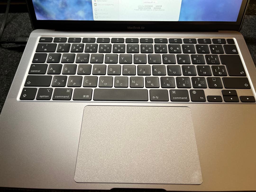 【極美品】　MacBook Air M1 8GB/256GB＋Ankerハブ
