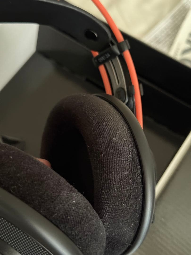 ヘッドホン AKG K712 PRO