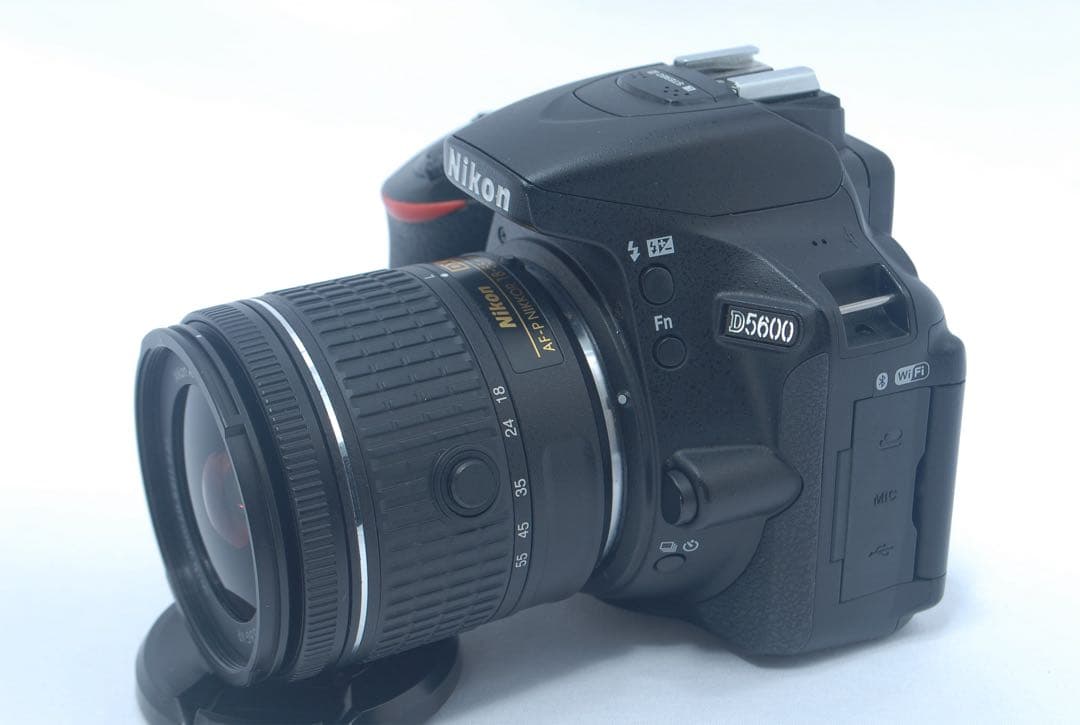 美品✨Nikon D5600 手ブレ補正付AF-Pレンズセット スマホ転送対応