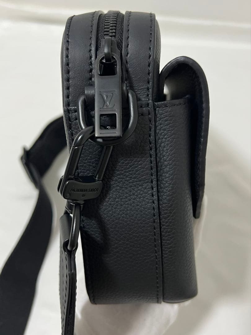 LOUIS VUITTON アエログラム ファストラインメッセンジャー