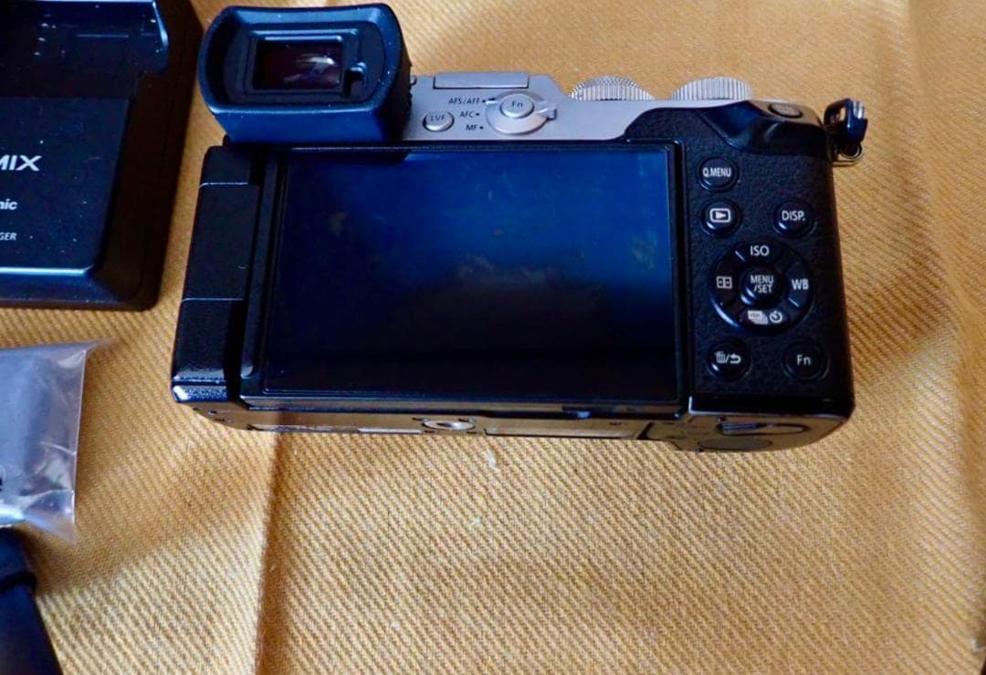 M*e様 LUMIX GX8 ボディ シルバー｜保護フィルム貼付・美品／元箱あり