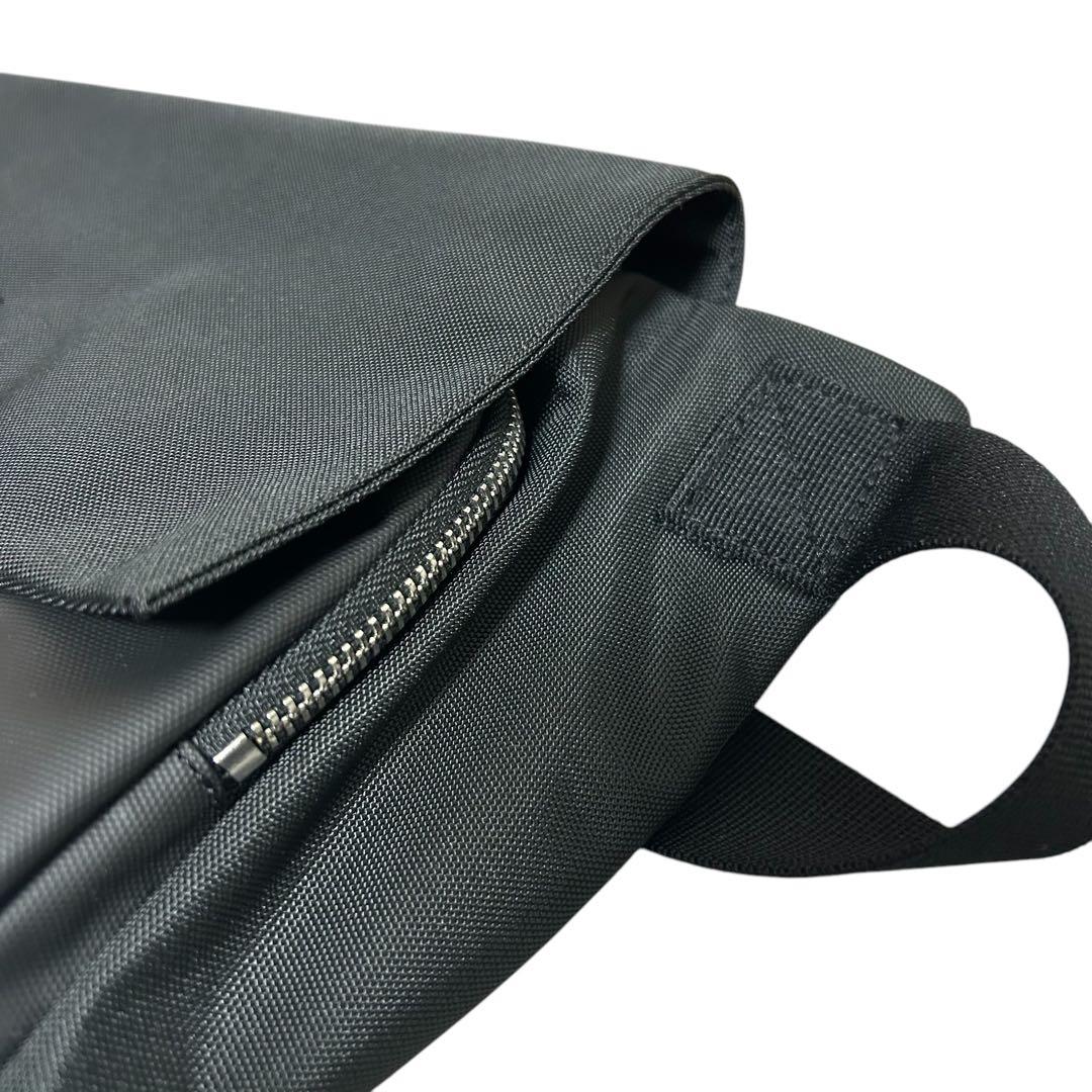 【新品】  ユーティリティ メッセンジャー スリングバッグ