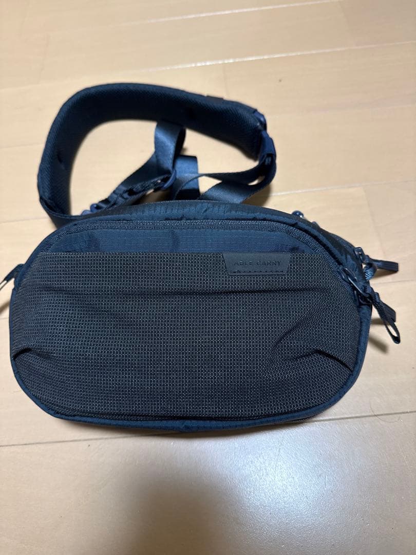 バッグ ABLE CARRY Core Sling Midnight Blue