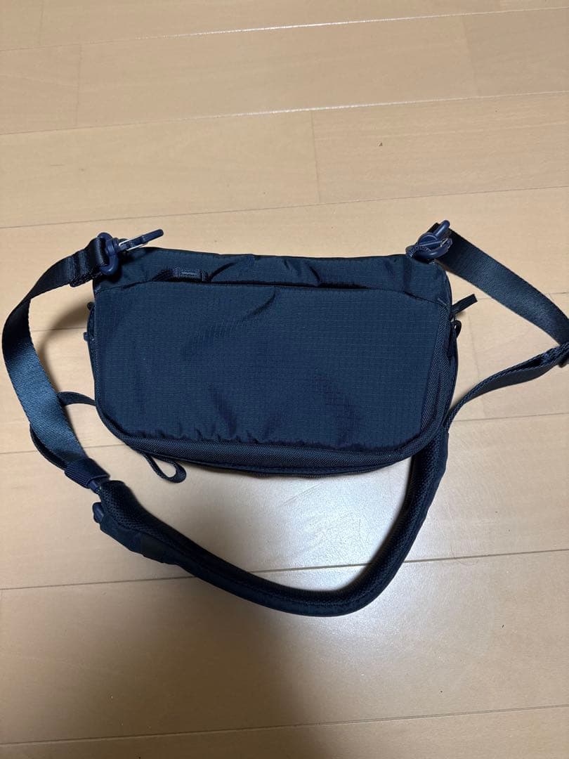 バッグ ABLE CARRY Core Sling Midnight Blue