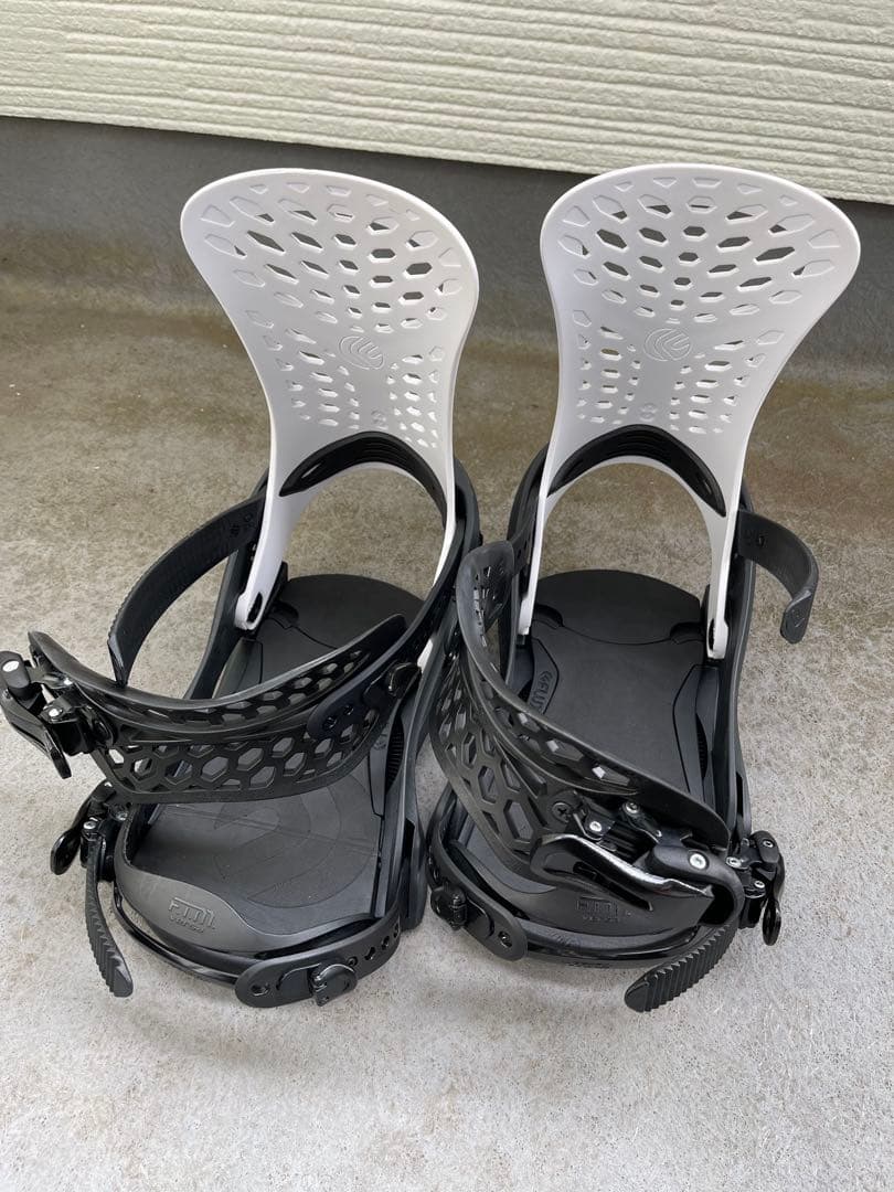 FLUX PR スノーボードビンディング ブラック/ホワイト