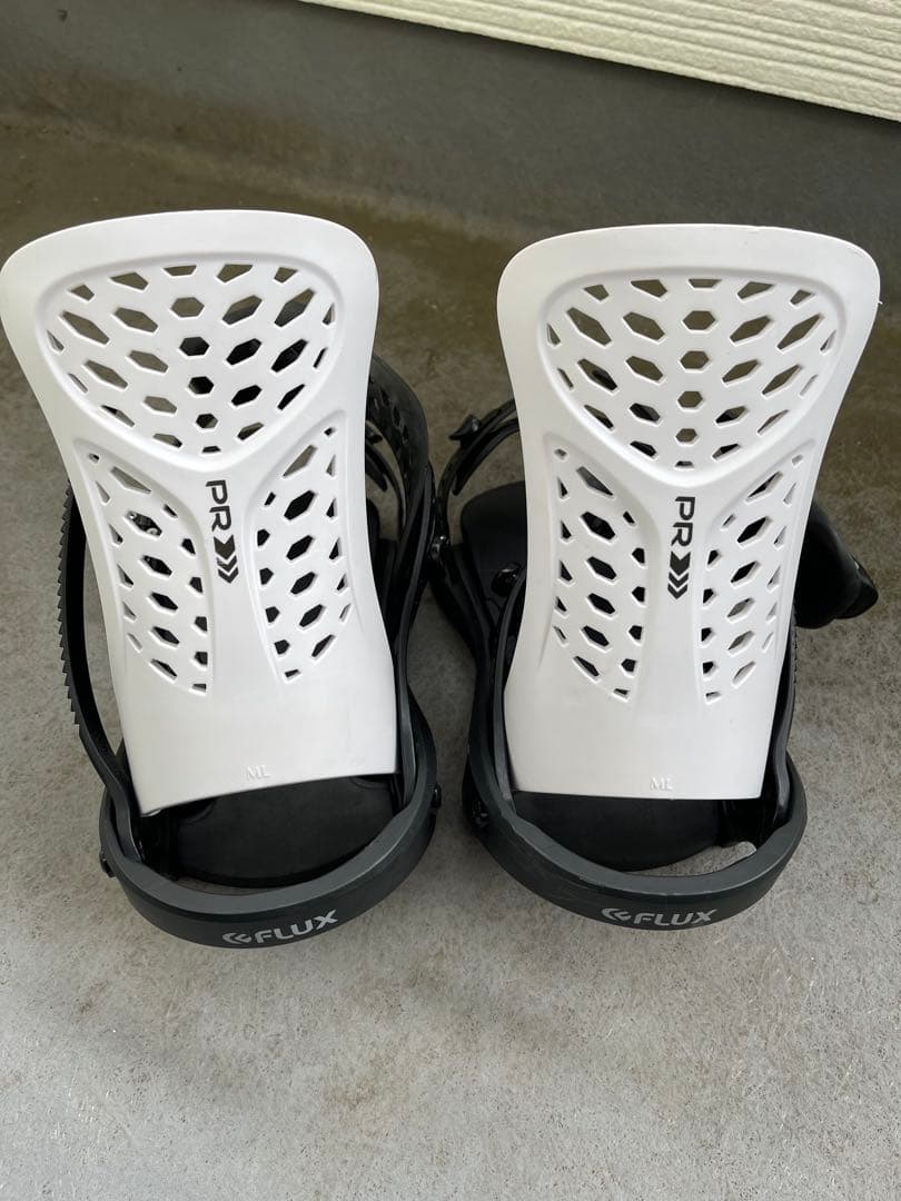 FLUX PR スノーボードビンディング ブラック/ホワイト