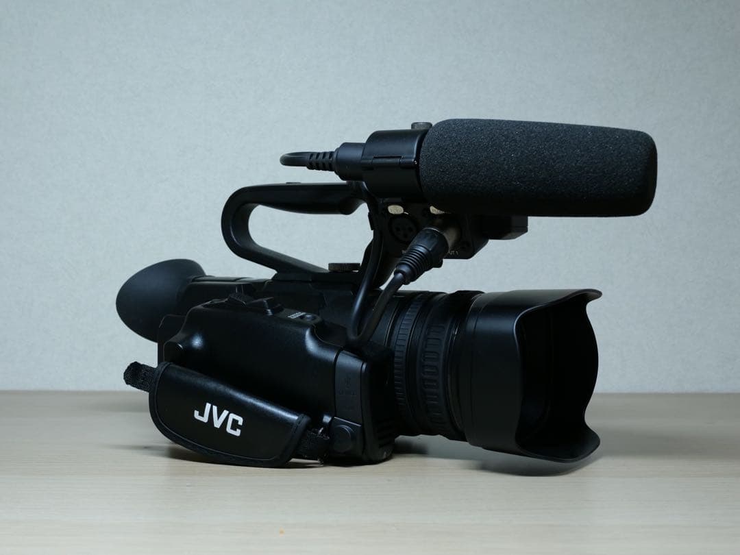 ビデオカメラ JVC GY-HM185