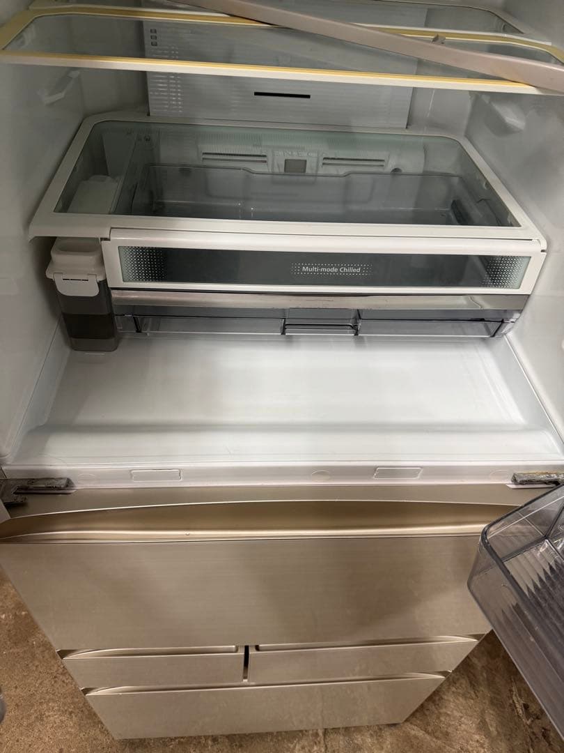 も*ら様 東芝　冷蔵庫　551l 2019年　GR-R550FZ D10164