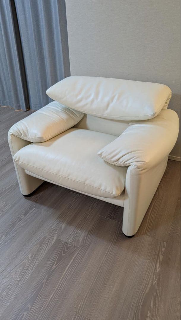 カッシーナ　マラルンガ　ホワイトレザー 1人掛けソファ