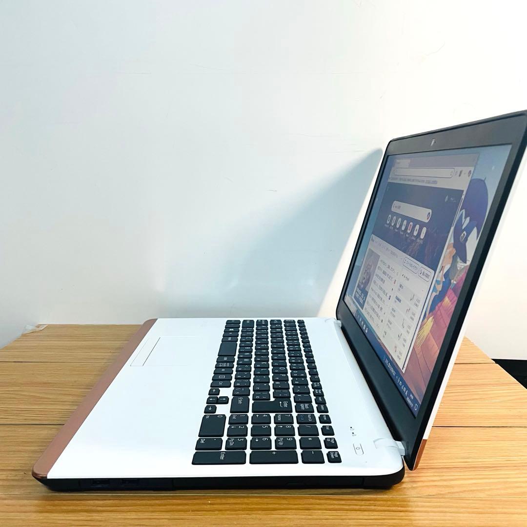 美麗VAIOデザイナーズホワイトSSD1テラメモリ8ギガwin11オフィスDVD