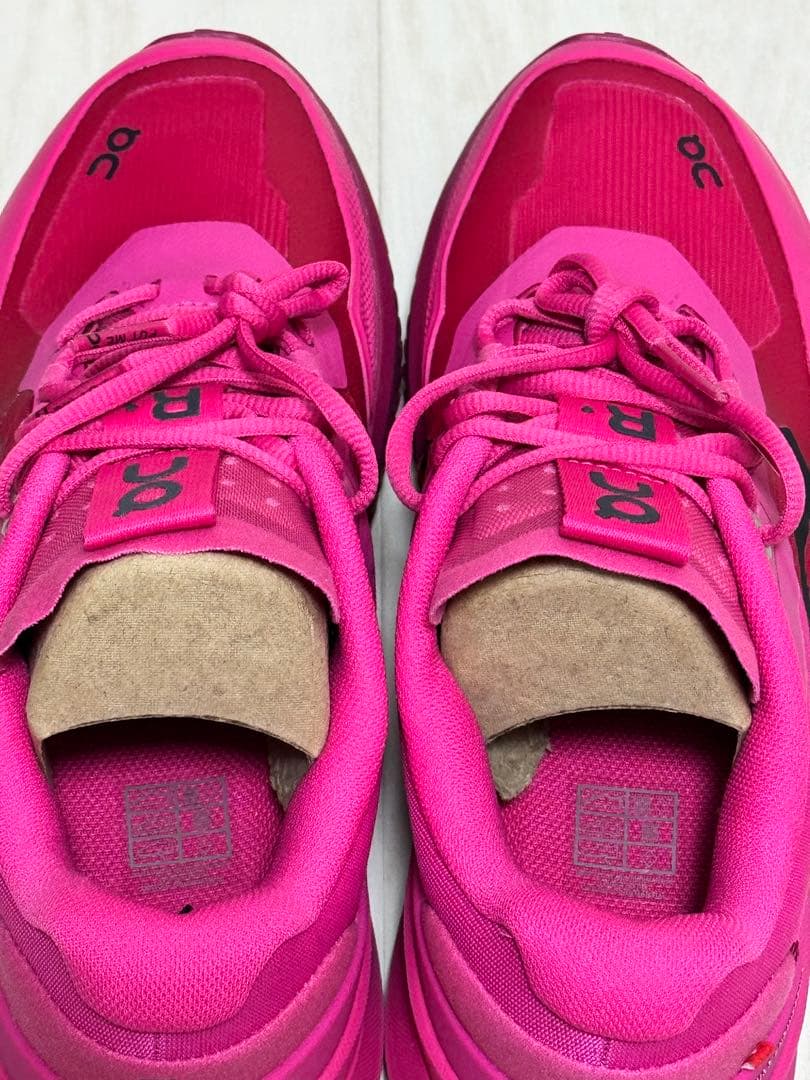 【新品未使用・試着のみ】on The ROGER Pro2