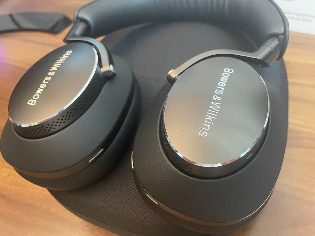 極美品　Bowers & Wilkins Px8 ワイヤレスヘッドホン