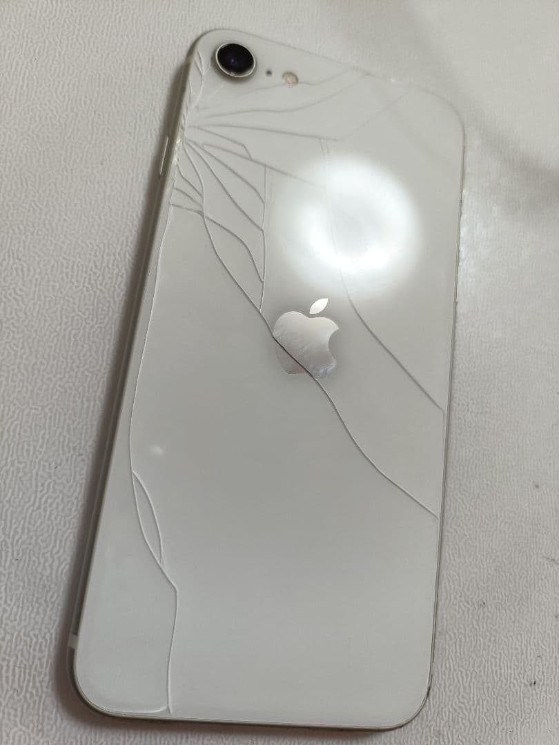 iPhone SE 第2世代 128GB SIMロックなし 割れあり