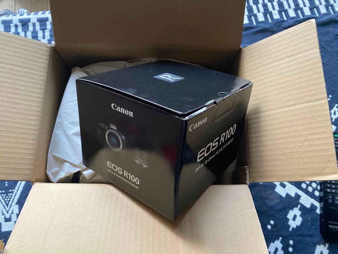 【Canon】EOS R100 レンズキット
