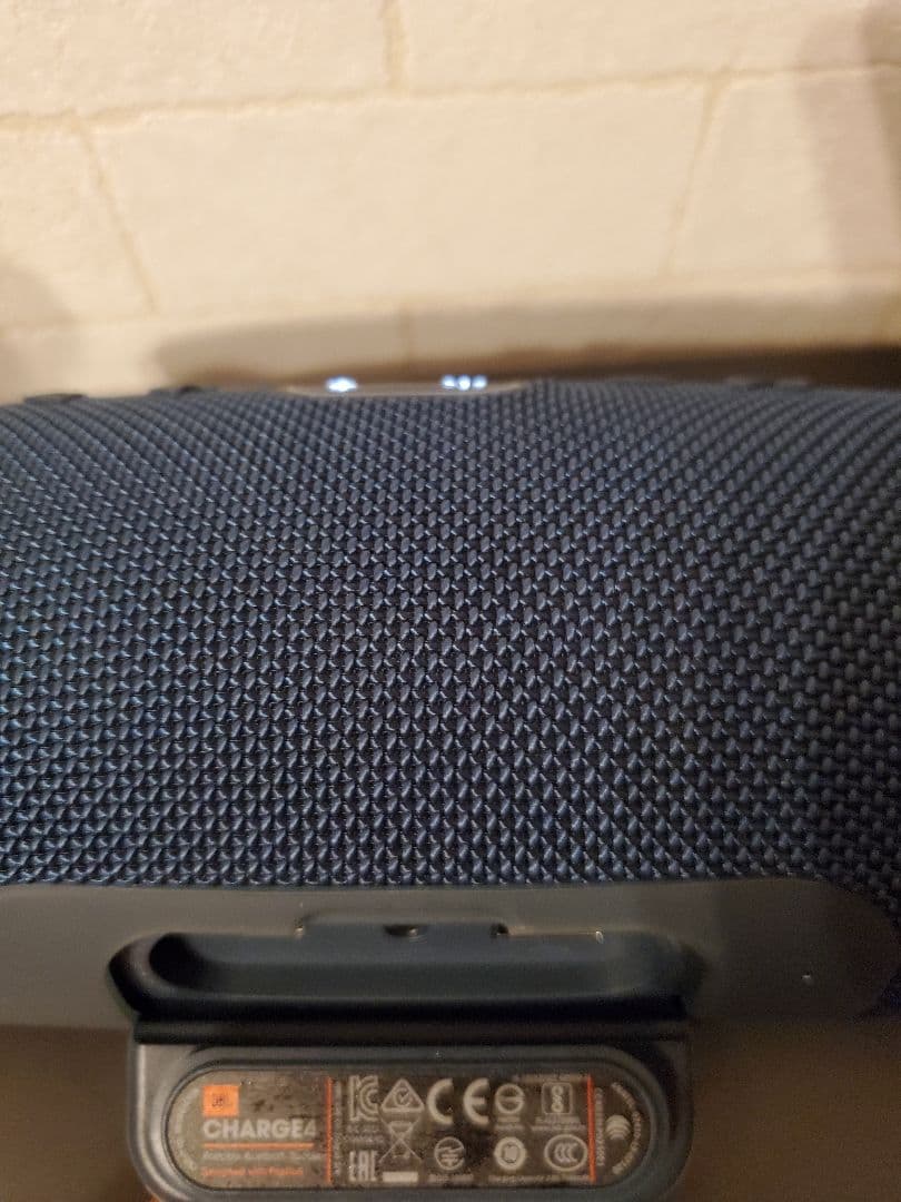 【動作確認済・美品】JBL charge4 高音質 重低音 ワイヤレススピーカー