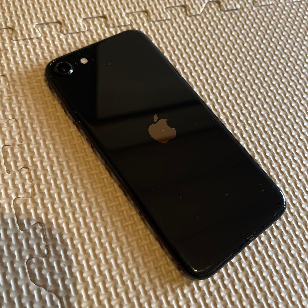 Apple iPhone SE (第2世代) 64GB SIMフリー