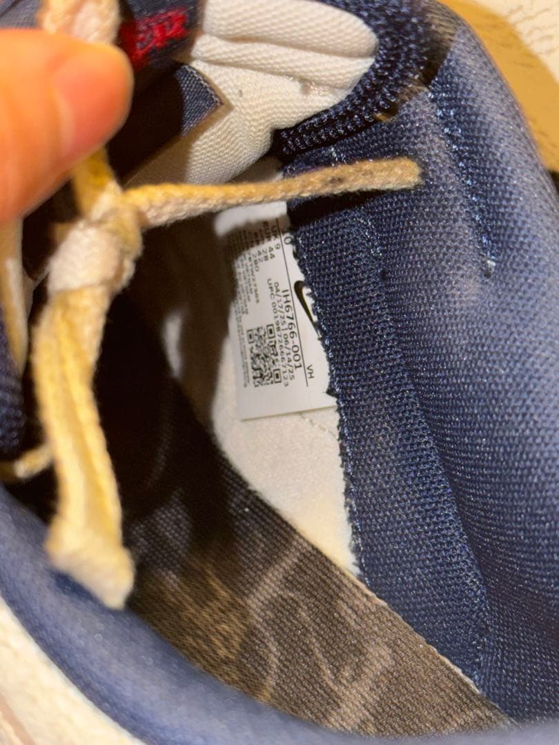 靴 NIKE Stranger Things