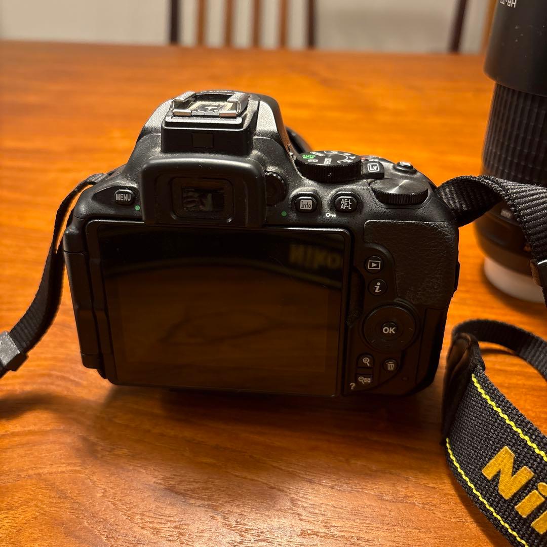 Nikon D5600ダブルズームキット+35mm f1.8 単焦点レンズ