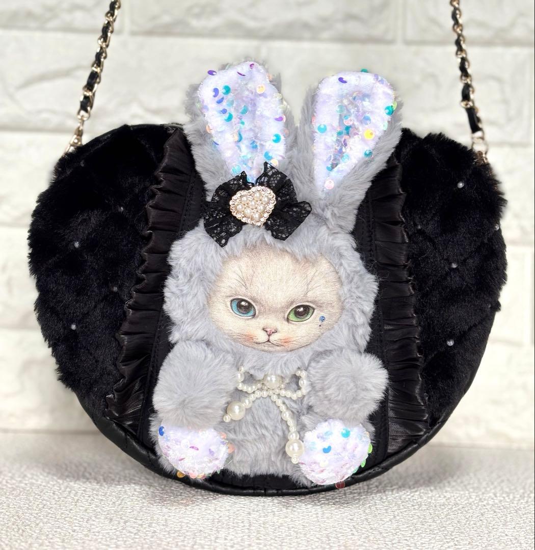 m*e様 コヤンイサムチョン　ハンドメイド　ハート型ファーショルダーバッグ　黒