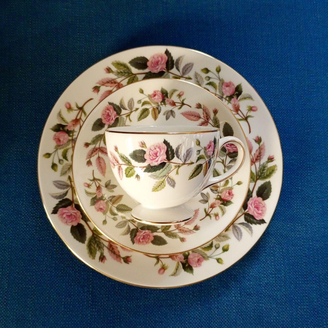 ウェッジウッド　ハザウェイローズ　トリオ　20.5cm　★おまけ15.5cm★