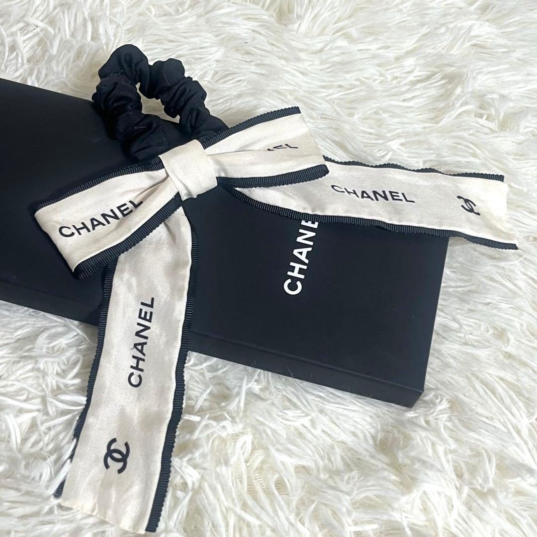 希少　CHANEL シャネル　ヘアゴム　シュシュ　リボン　ココマーク　エクリュ