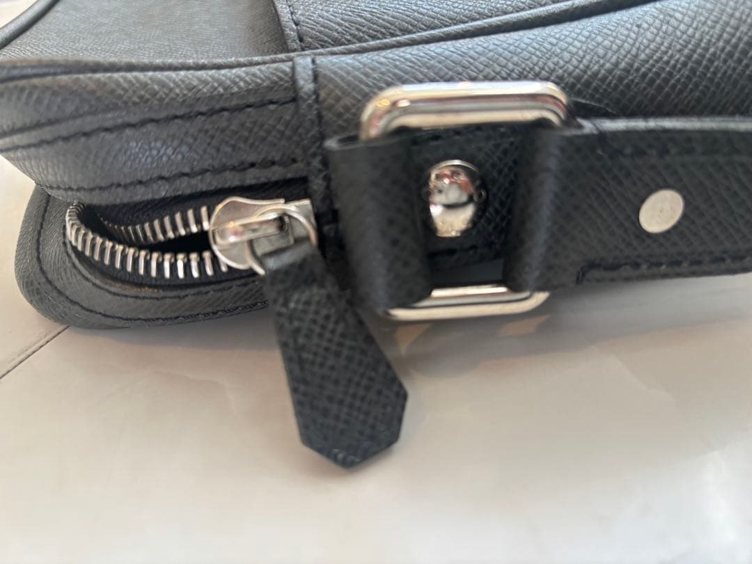 LOUIS VUITTON MENSショルダーバック