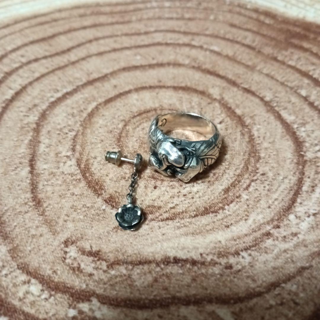 かすう工房　かえるの指輪と蓮のピアス