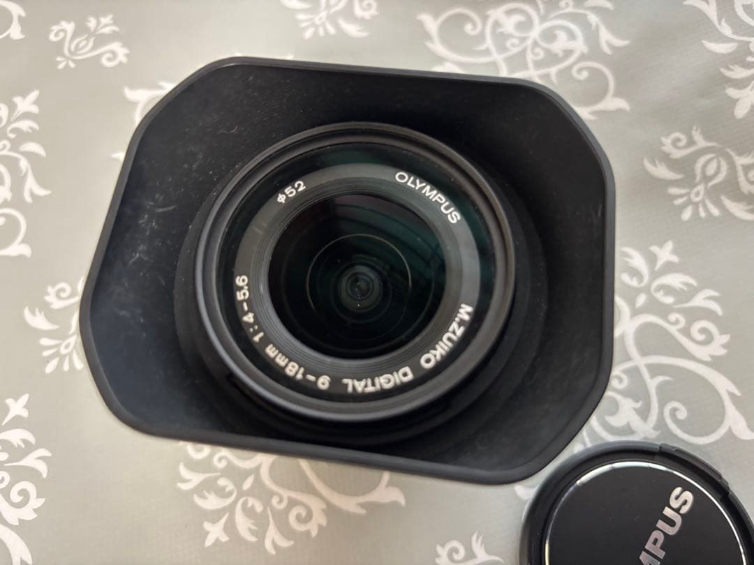Olympus 9-18mm F4-5.6 ED超広角ズームレンズ フード付き