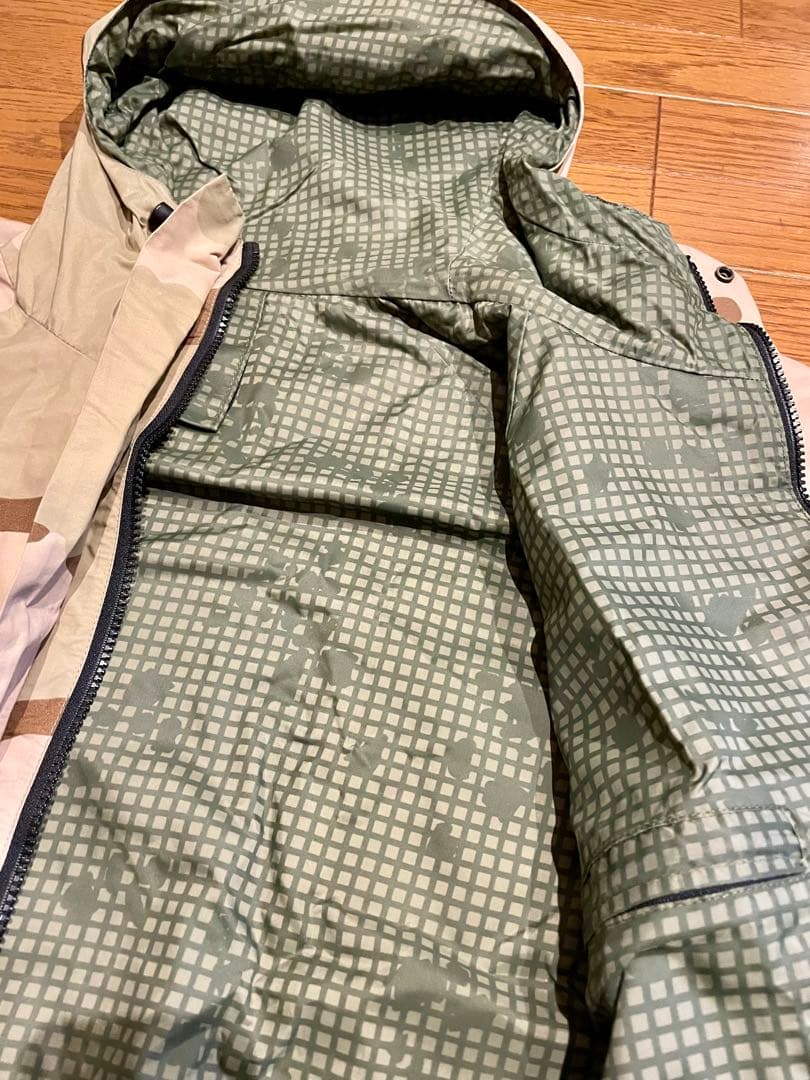 実物本物【最軽量】ゴアテックスパーカー　特殊部隊　リバーシブルナイトカモ　M